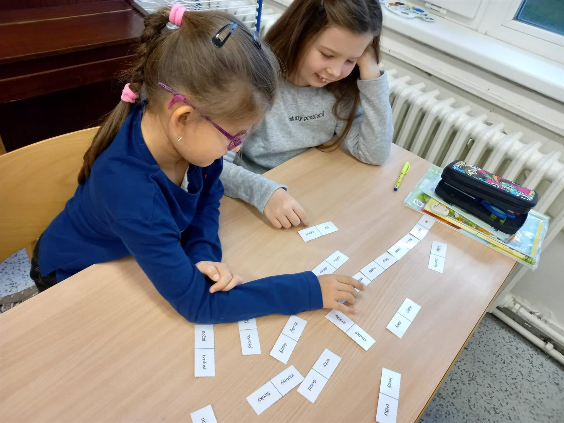 SLOVA PROTIKLADNÁ - domino