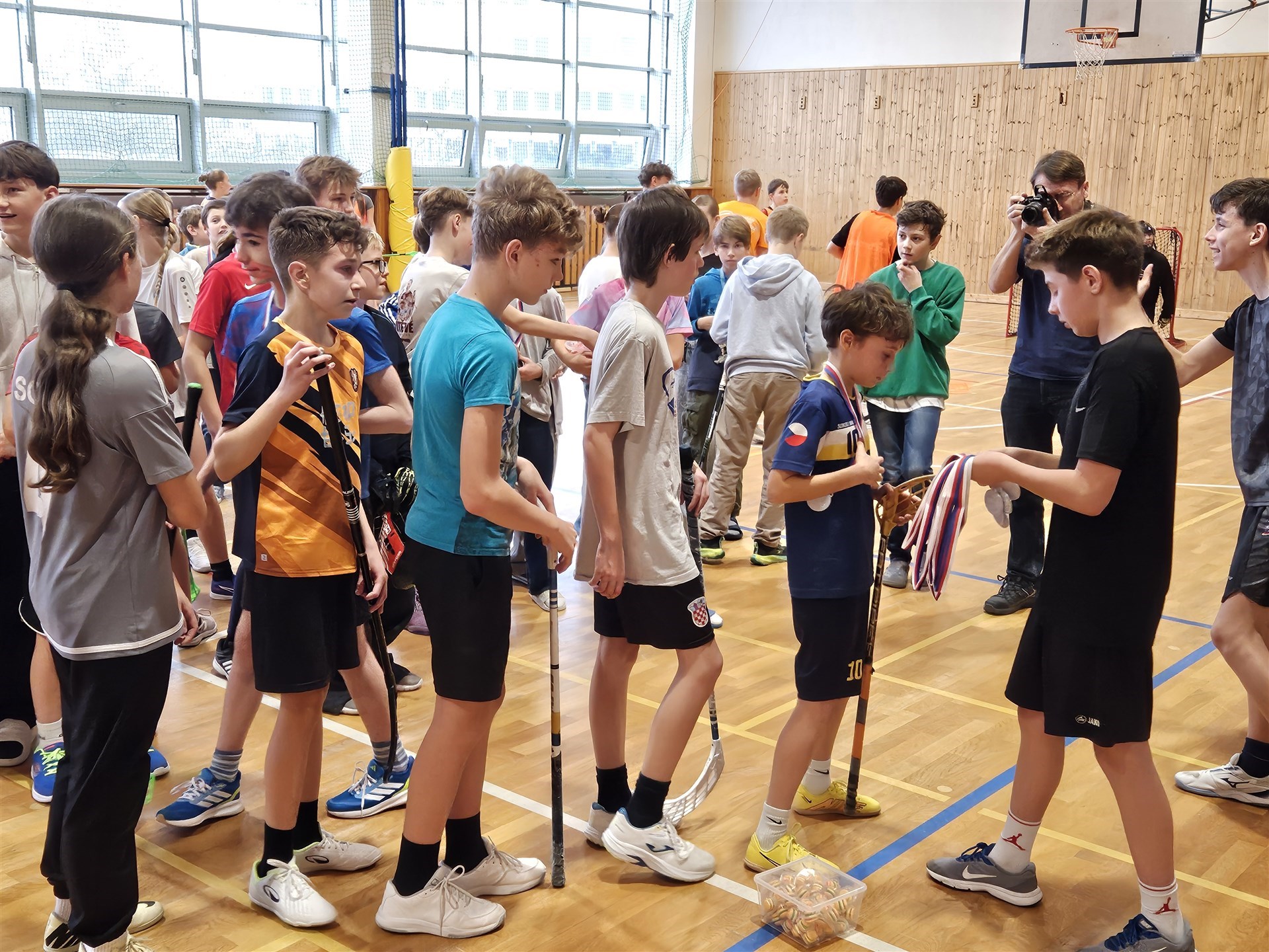 Vánoční florbalový turnaj 🏑🥈